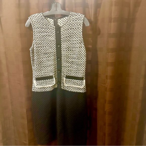 St. John Dresses & Skirts - ST. John Tweed Sheath‎ Dress size 8